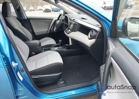 2018 Toyota Rav4 Xle z USA, uszkodzony, nr VIN JTMRFREVXJJ237542